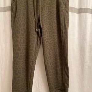 Nike Leopard Dri Fit Joogers
